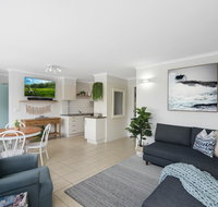 Renovated Moololaba Unit 100m To Beach - Accommodation BNB