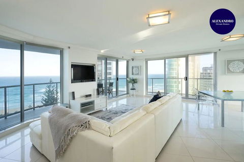 Resort Style Beach Apartment - Surfers Paradise - Accommodation BNB 0