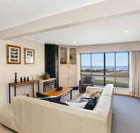 Right on the Beach  Moana - Accommodation BNB