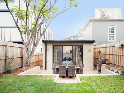 RIPPLES-hosted By:L'Abode Accommodation - Accommodation BNB 0