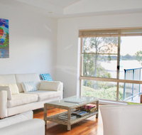Riverside Views Hawks Nest - Accommodation BNB