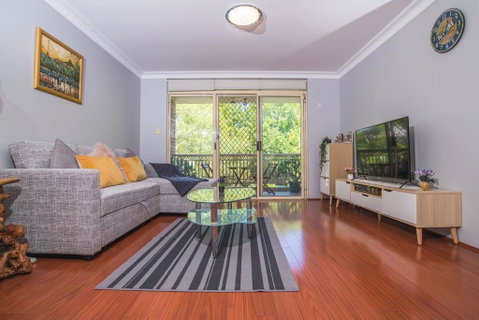 Rustic Hardwood 2 Bedroom Apartment In Randwick - Accommodation BNB 0