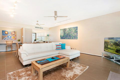 Saltwater Suites - 1,2 & 3 Bed Waterfront Apartments - Accommodation BNB 1