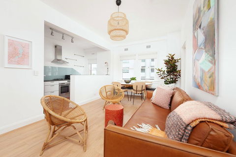 SALTY'S 2 BEDROOM BEACH HOME - Accommodation BNB 1