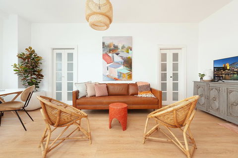 SALTY'S 2 BEDROOM BEACH HOME - Accommodation BNB 0