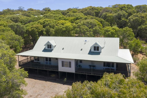 Sea Breeze Chalets Yallingup - Accommodation BNB 0