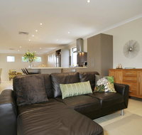 Seal 4 Bedroom House by Shoalwater Executive Homes - Accommodation BNB