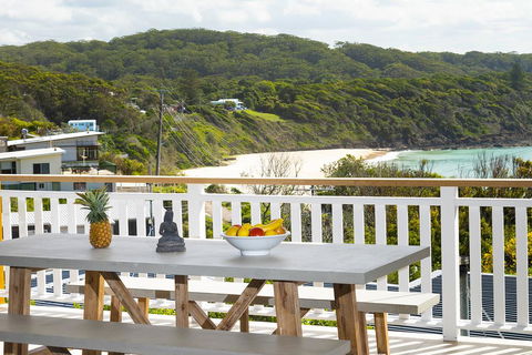 Seal Rocks Beach House ....Sugarloaf - Accommodation BNB 2