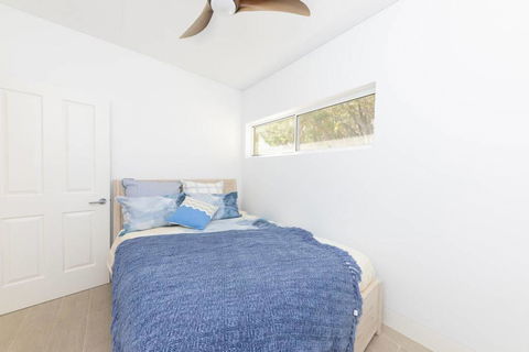Seal Rocks Beach House ....Sugarloaf - Accommodation BNB 3