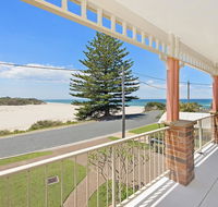 SEASCAPE - An Enticing Lakeside Escape - Accommodation BNB