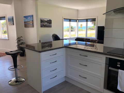 Seaside Retreat - Accommodation BNB 3