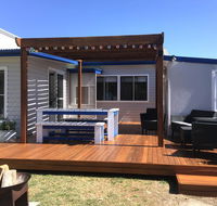 Shellharbour Beach Cottage - walk onto Patrolled beach with flags in summer - Accommodation BNB