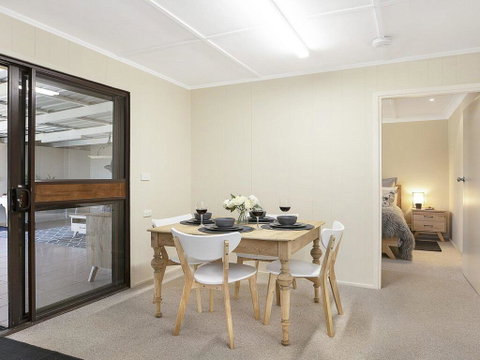 Silky Oak Cottage - Cosy With Country Views - Accommodation BNB 3