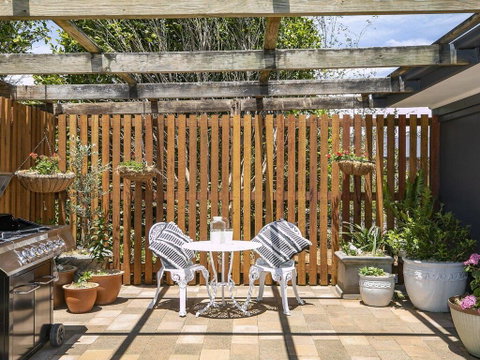 Silky Oak Cottage - Cosy With Country Views - Accommodation BNB 1