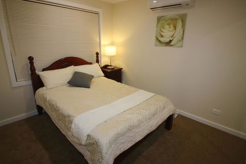 Silver House - Melbourne Airport Accommodation - Accommodation BNB 2
