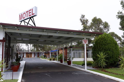 Silver Oaks Motel - Accommodation BNB 1