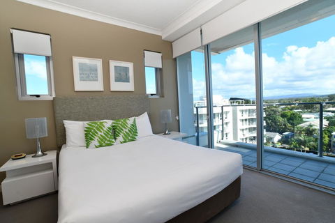 Silvershore Apartments On The Broadwater - Accommodation BNB 3