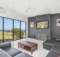 Skenes Retreat - views of the ocean from the deck - Accommodation BNB