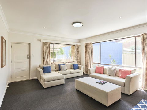 Skymirror Villa - Accommodation BNB 2