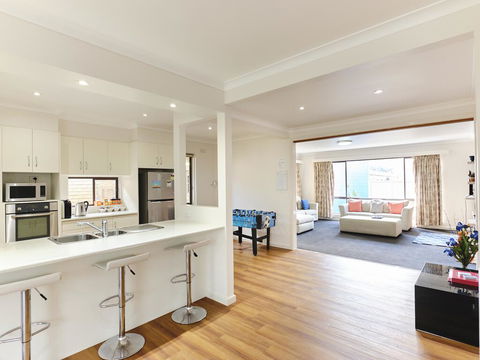 Skymirror Villa - Accommodation BNB 3