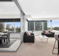 Sleek Q1 Suite in the Heart of Surfers Paradise - Accommodation BNB