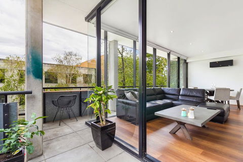 Smart Apartment In Elegant Suburb Close To City - Accommodation BNB 2