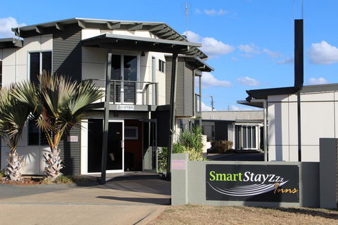 Smart Stayzzz Inns - Accommodation BNB 0