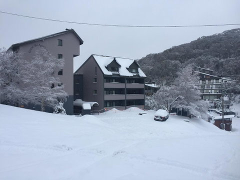 Snow Ski Apartments 06 - Accommodation BNB 1