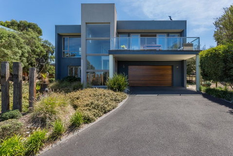 Sophisticated Contemporary Coastal Living With Sweeping Views In Cape Schanck - Accommodation BNB 2