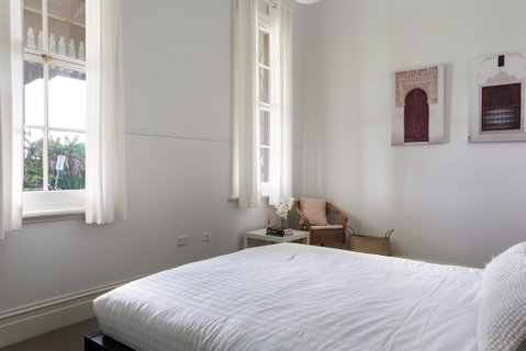 Spacious 2-bed, 2-bath Home With Parking And Balcony - Accommodation BNB 2