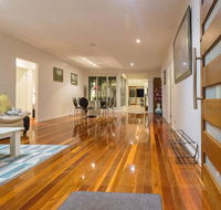 Spacious House in Heart of Surfers Paradise - Accommodation BNB