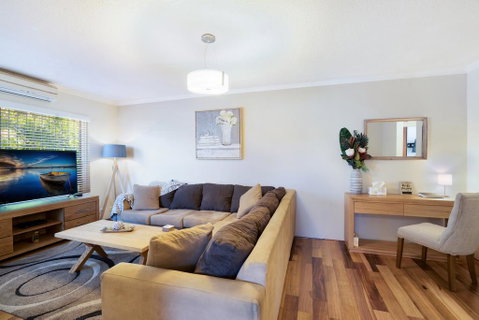 Spacious Renovated Apartment In Quiet Area - Accommodation BNB 0