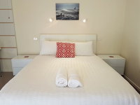 Springtide Studio Apartments