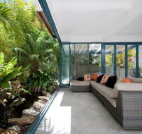 Street Cafe Boutique Accommodation Nelson Bay - Accommodation BNB