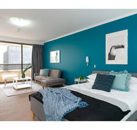 Striking and super convenient studio with balcony