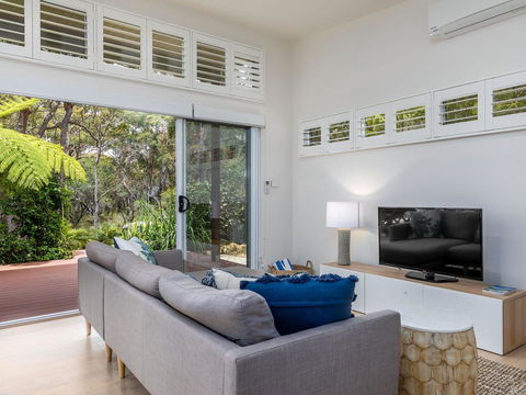 Studio By The Bay :: Jervis Bay Rentals - Accommodation BNB 1