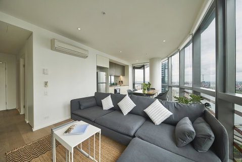 STUNNING 2 BED 2 BATH STYLISH UNIT // FREE PARKING - Accommodation BNB 3