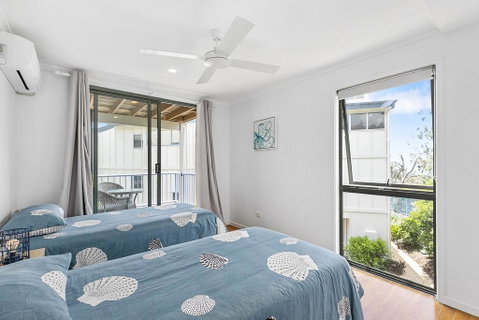 Stunning Beach Front Villa At Castaway Cove - Accommodation BNB 3