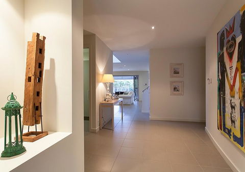 Stunning Beachside Home Minutes From Coolum Beach - Accommodation BNB 2