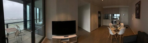 Stunning River View: Free Parking/tram/wifi - Accommodation BNB 3