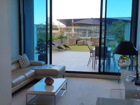 Stunning Riverside Apartment Near MCEC And Casino! - Accommodation BNB 0
