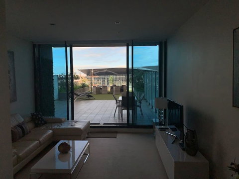 Stunning Riverside Apartment Near MCEC And Casino! - Accommodation BNB 3