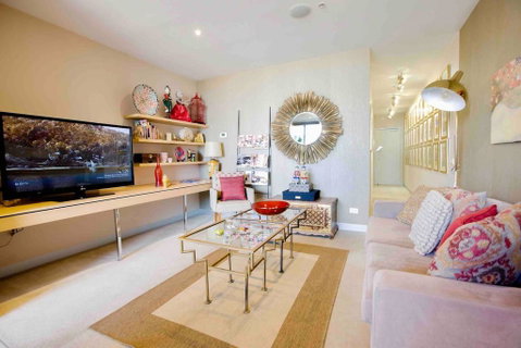 Stylish 1 Bedroom Apartment Amazing City Views - Accommodation BNB 2