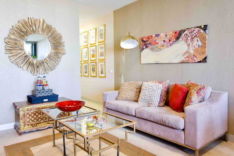 Stylish 1 Bedroom Apartment Amazing City Views - Accommodation BNB 0