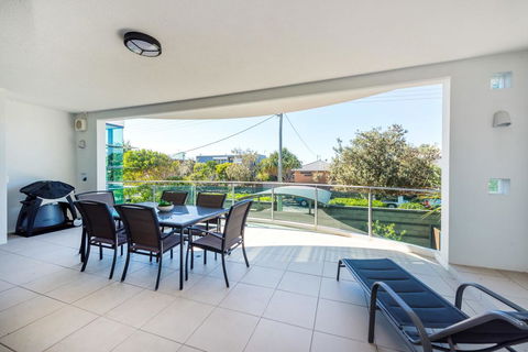 Stylish Beach Side Apartment - Unit 5 - 33 Lorikeet Drive - Accommodation BNB 1