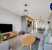 STYLISH CAMPERDOWN APARTMENT and PARKING INC - Accommodation BNB