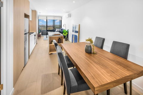 Stylish One-Bed Apartment With Balcony And Parking - Accommodation BNB 2