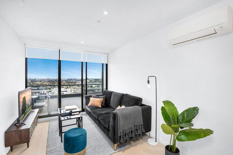 Stylish One-Bed Apartment With Balcony And Parking - Accommodation BNB 0