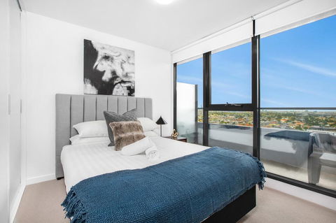 Stylish One-Bed Apartment With Balcony And Parking - Accommodation BNB 1