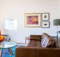 Stylish Warehouse Convert 2 Bedroom Apartment - Accommodation BNB